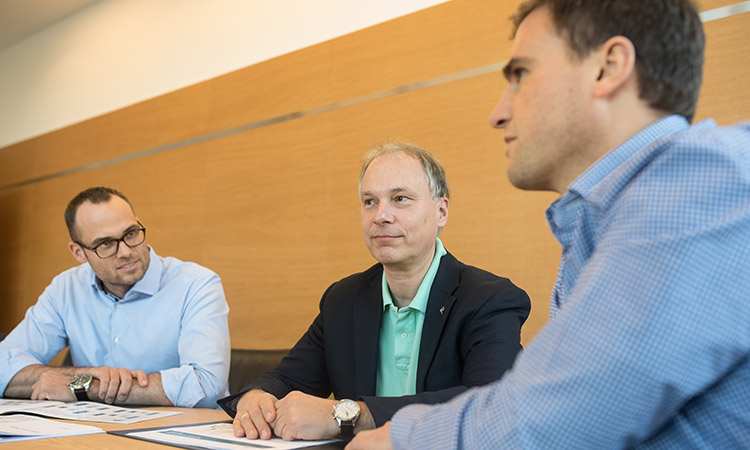 René Knapp, Peter Eichler und Thomas Jaklin an einem Tisch (Foto)