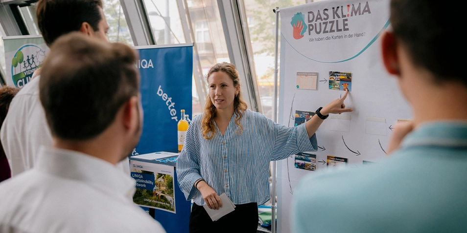 Das interaktive Lernformat „Climate Puzzle“ macht Mitarbeitende auf einfache und verständliche Weise mit dem Thema Klimawandel vertraut.